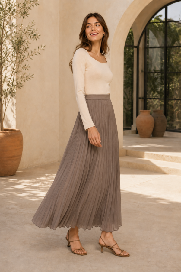 Caerdydd Pleated Maxi Skirt alternate angle