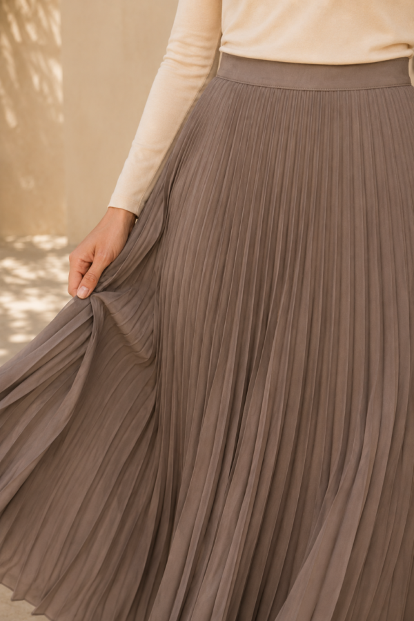 Caerdydd Pleated Maxi Skirt fabric detail