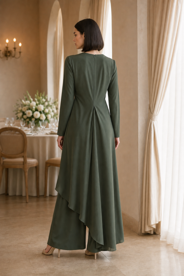 Mira 13 drape tunic back or construction