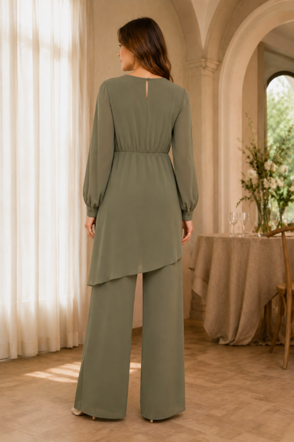 Mira 17 tunic set back or construction