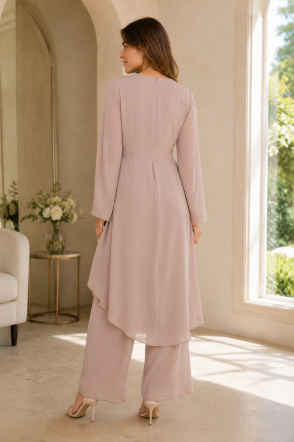Pearl 32 tunic set back or construction