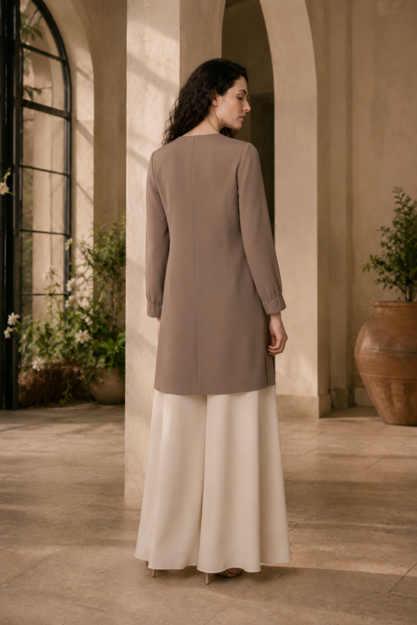 Dawn 85 occasion jacket back or construction